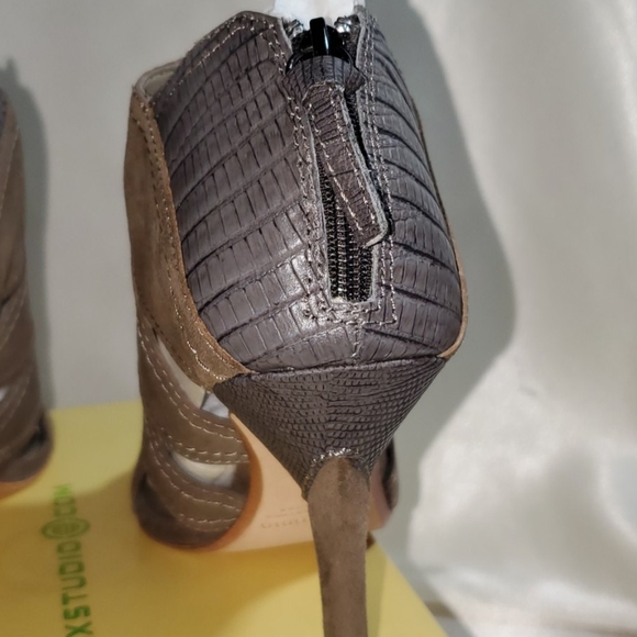 Max Studio Gray Booties - Picture 5 of 6